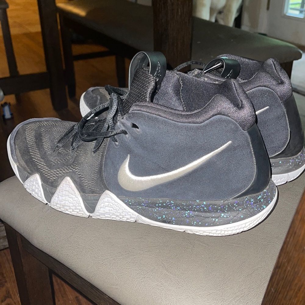 Nike Kyrie Irving Basketball Sneakers